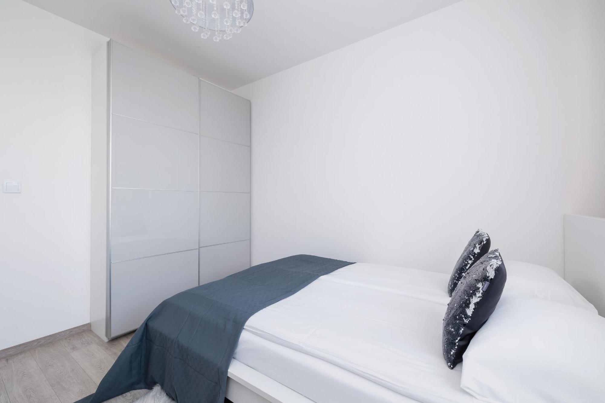 Cracow Pradnik Spacious & Family Apartment With 3 Bedroom By Renters Prestige كراكوفيا المظهر الخارجي الصورة